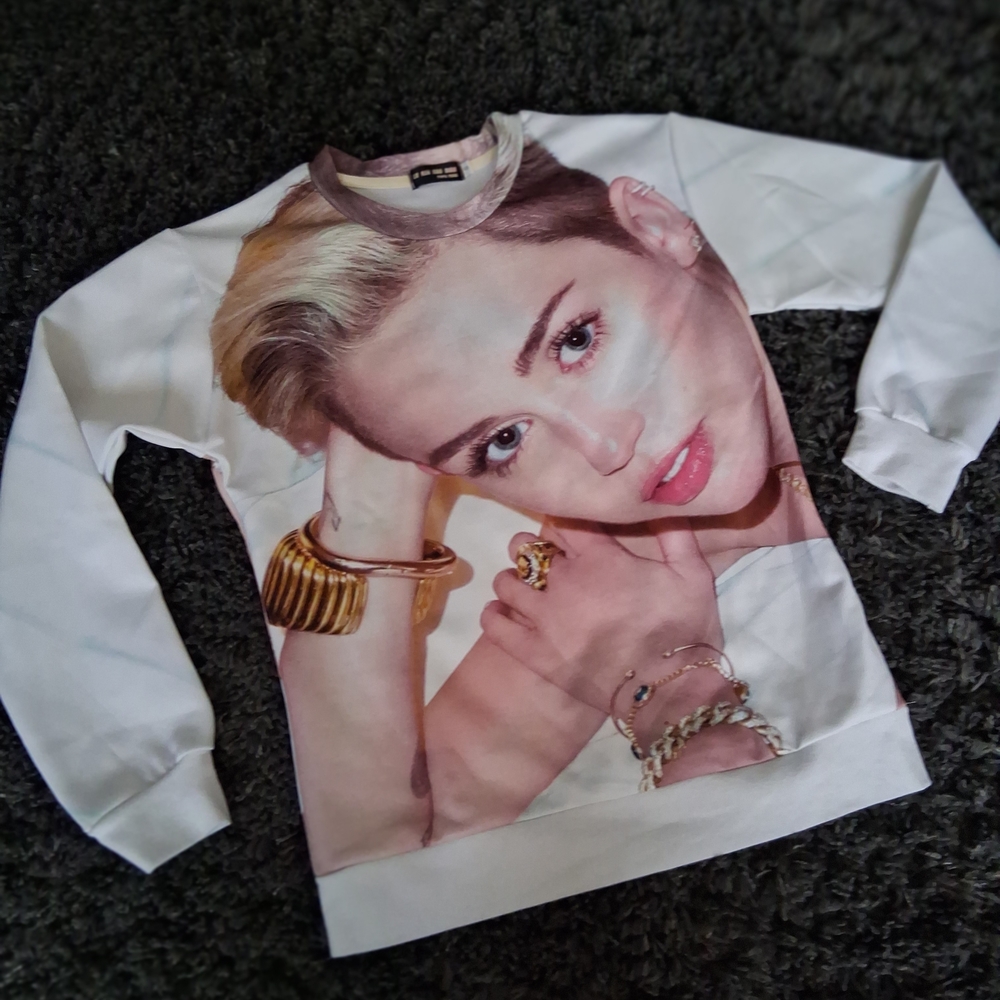 Stylish White Graphic Kids Sweatshirt